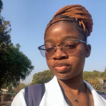 Babysitter Lusaka: Edith