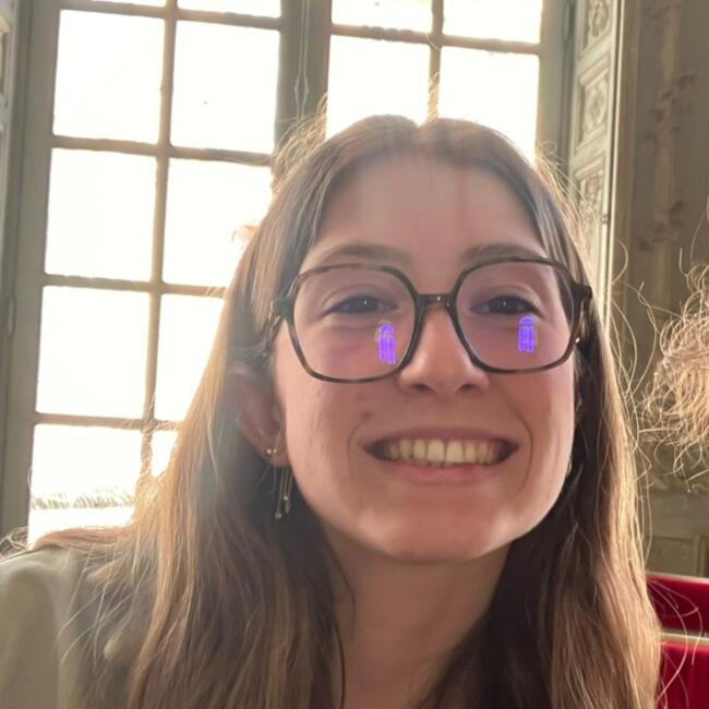 Babysitter in Aubagne: Aurore