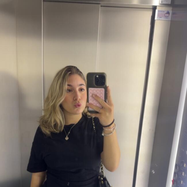 Babysitter in Zurich: Maud