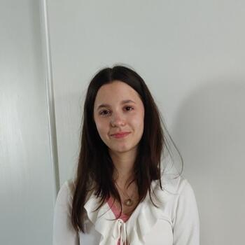 Baby-sitter Belleville-sur-Saône: Elora