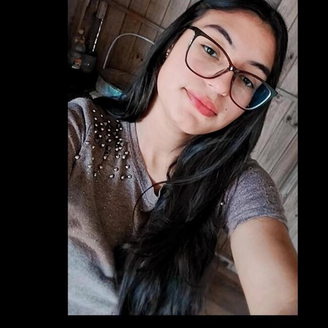 Babá em Balneário Arroio do Silva: Giovana