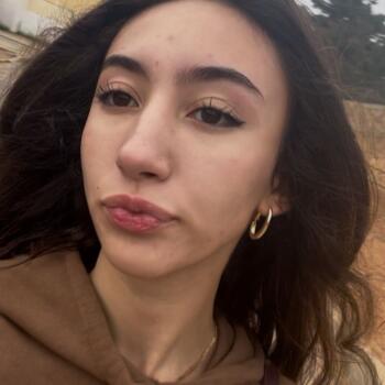 جليسة أطفال في رباط: Lina