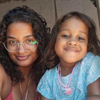 Emprego de babá em Maricá: emprego de babá Milena