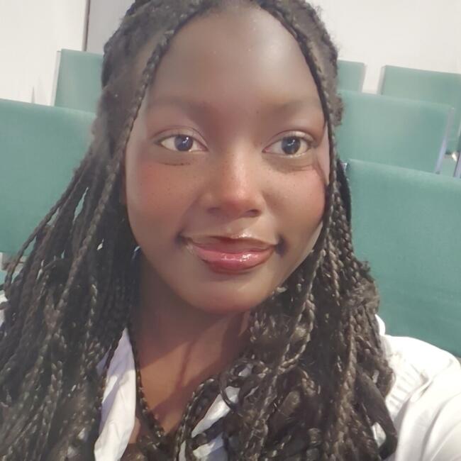 Babysitter in Orléans: Lilia