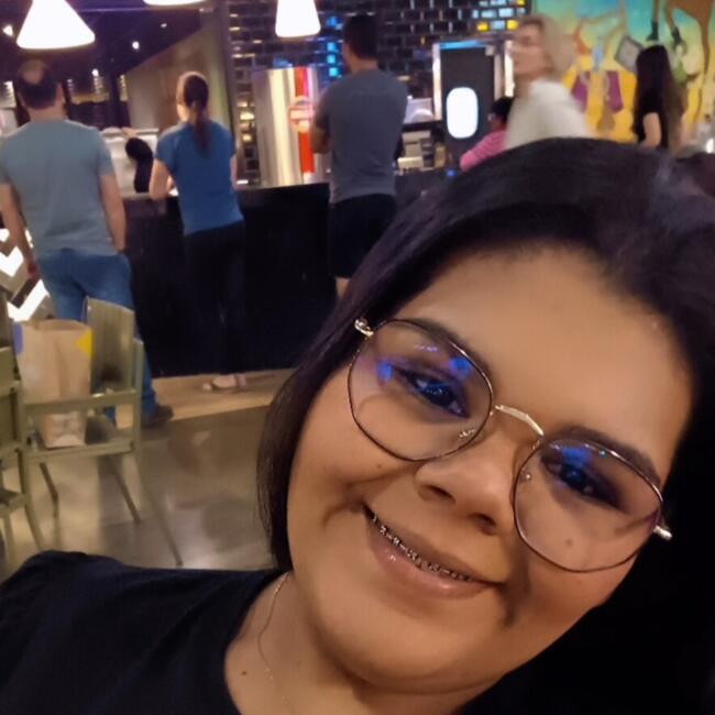 Babysitter in Cuiabá: Mônica