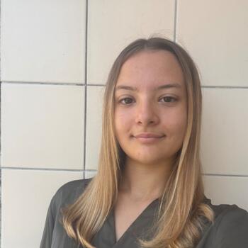 Babysitter in Niort: Coline