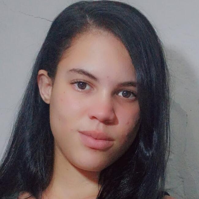 Babysitter in Divinópolis: Hellen