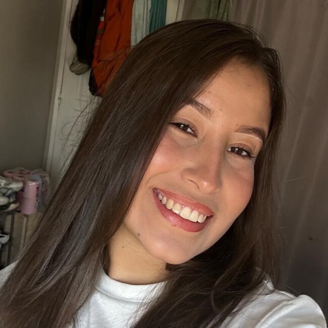 Babysitter in Paris: Mariangel yicel