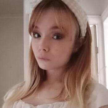 Babysitter in Gloucester: Rebecca