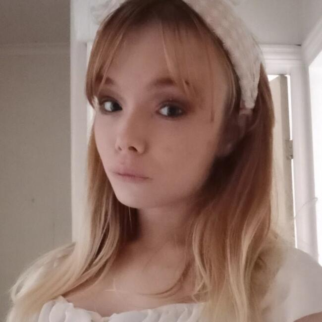 Babysitter in Gloucester: Rebecca