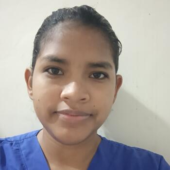 Babysitter in Santo Domingo de los Colorados: Maria