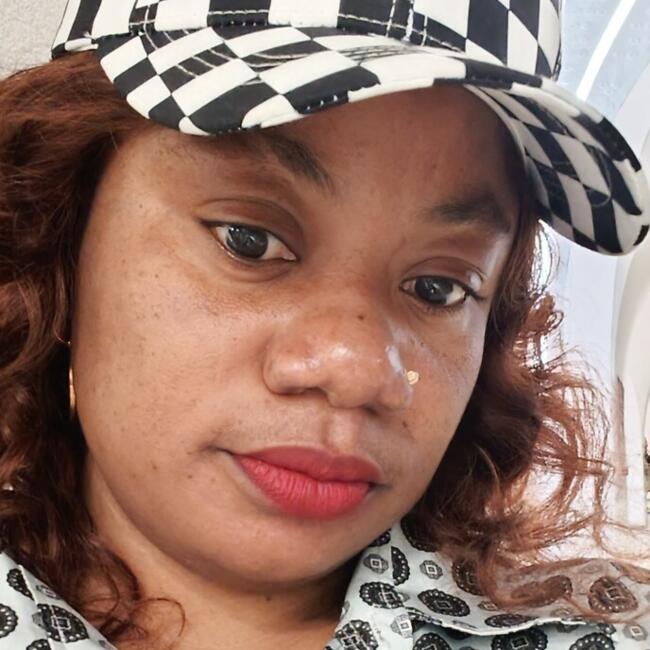 مربية أطفال في الدوحة: Amina