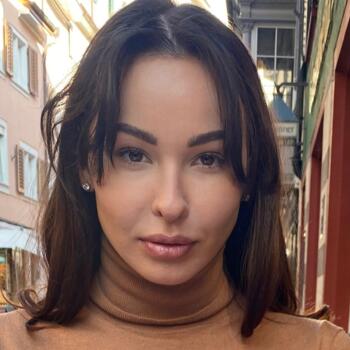 Nannyjobb i Rovaniemi: barnvaktsjobb Yana