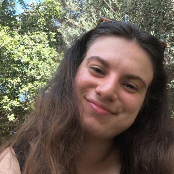 בייביסיטר ב- חולון: מאיה