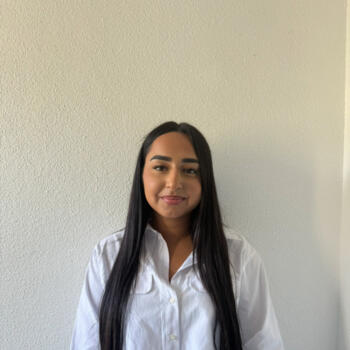 Babysitter in Saint-Sulpice-la-Pointe: Lina