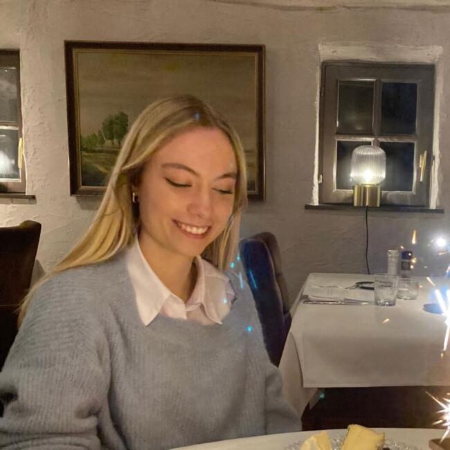 Babysitter in Herentals: Dina