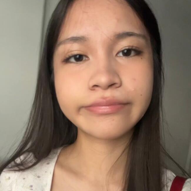 Babysitter in Singapore: Val