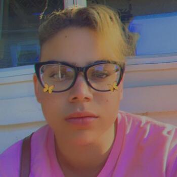 Babysitter Denver: Selena