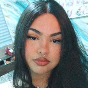 Babá em Marília: Livia