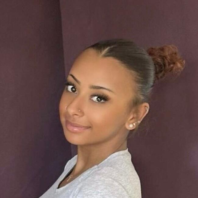 Babysitter in Olivet: Iona