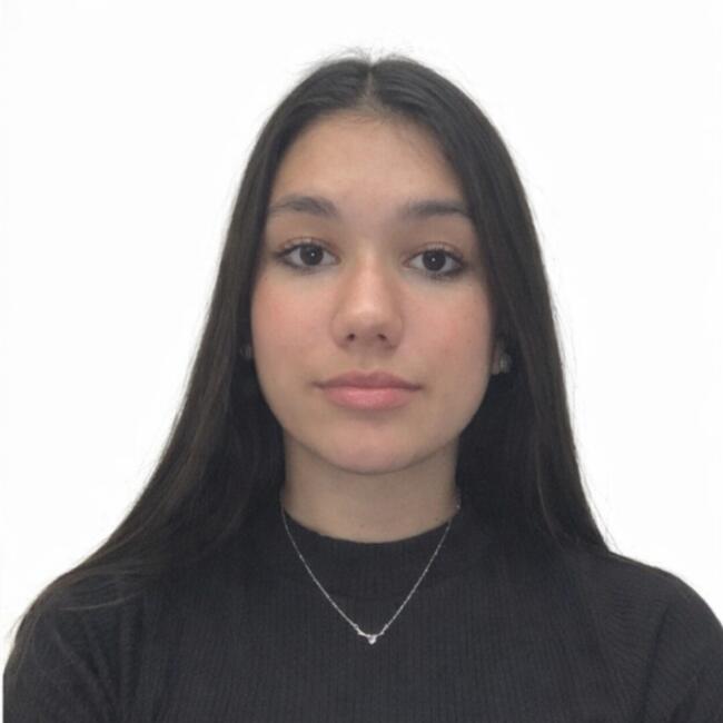 Babysitter in Maringá: Emanuela