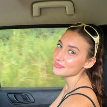 Babysitter in Ixelles-Elsene: Célia