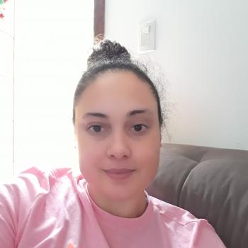 Emprego de babá Brusque: emprego de babá Fabiane