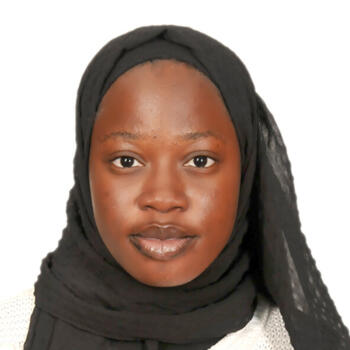 İstanbul bölgesinde bebek bakıcısı: Aishat Fadekemi Gbemisola