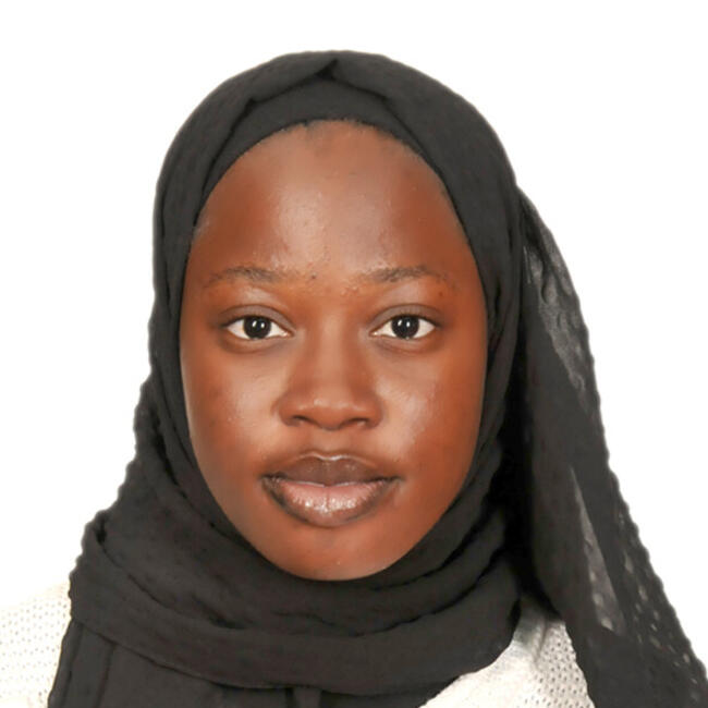 İstanbul bölgesinde bebek bakıcısı: Aishat Fadekemi Gbemisola