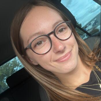 Babysitter Parigné-l'Évêque: Adele