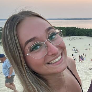 Babysitter in Jouarre: Betty