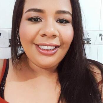 Emprego de babá em Caldas Novas: emprego de babá Mikaela