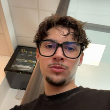 Babysitter em Paris: Raphaël