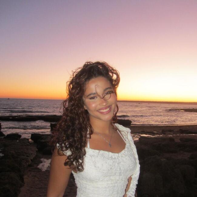 Babysitter in Linda a Velha: Adriana