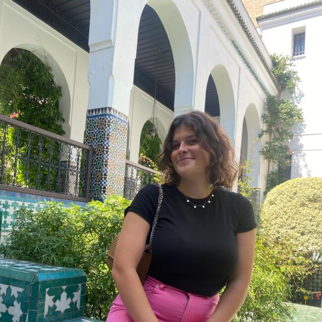 Babysitter in Courrensan: Juline