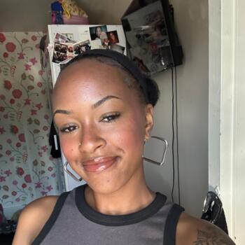 Babysitter in London: Myia