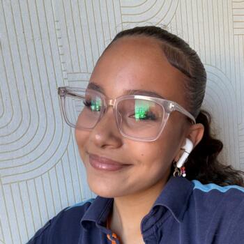 Babysitter in Izegem: Farah