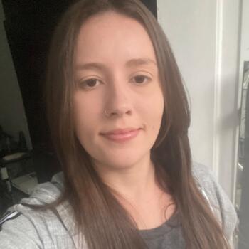 Babysitter Palhoça: Bruna