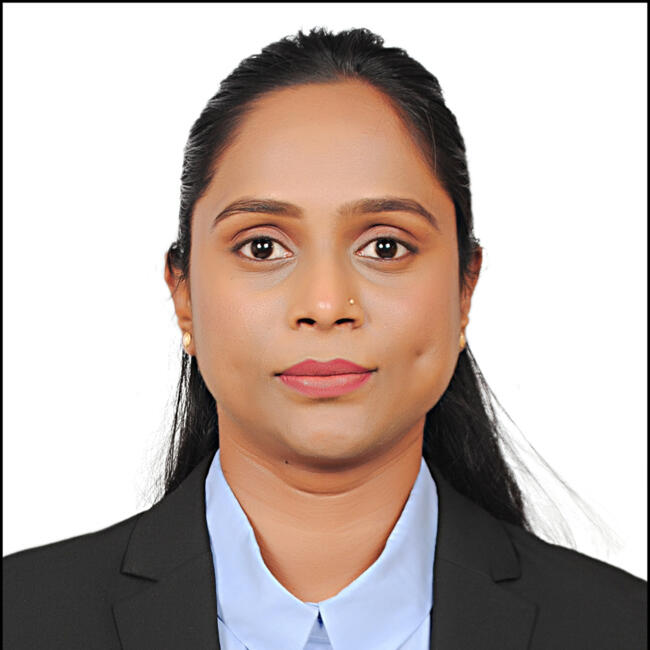 Babysitter in Virār: Komal