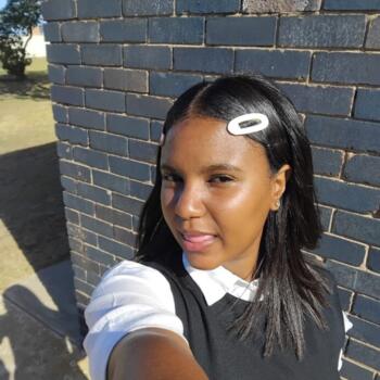 Babysitter in Mossel Bay: Tiana