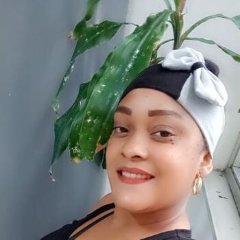 Babysitter in Caracas: KELLY JOHANA