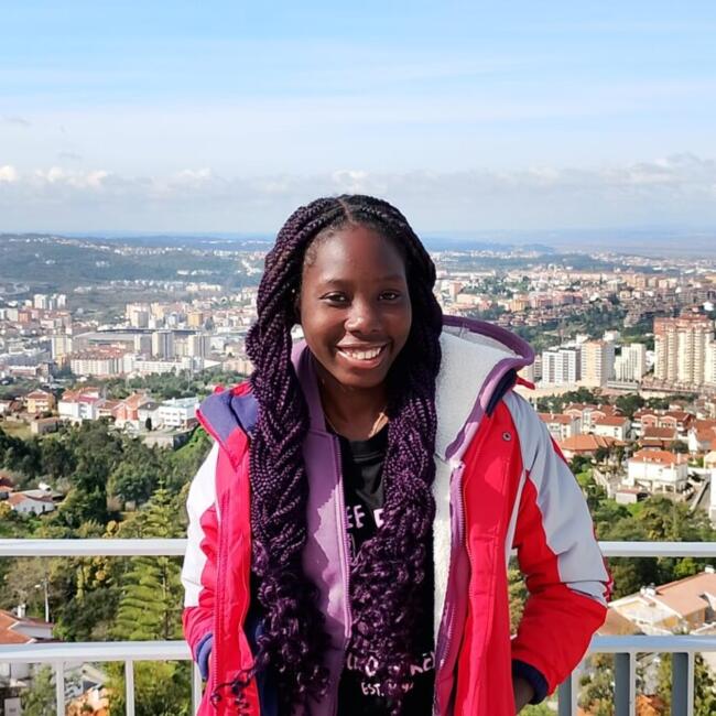 Babysitter in Almada: Zequiela