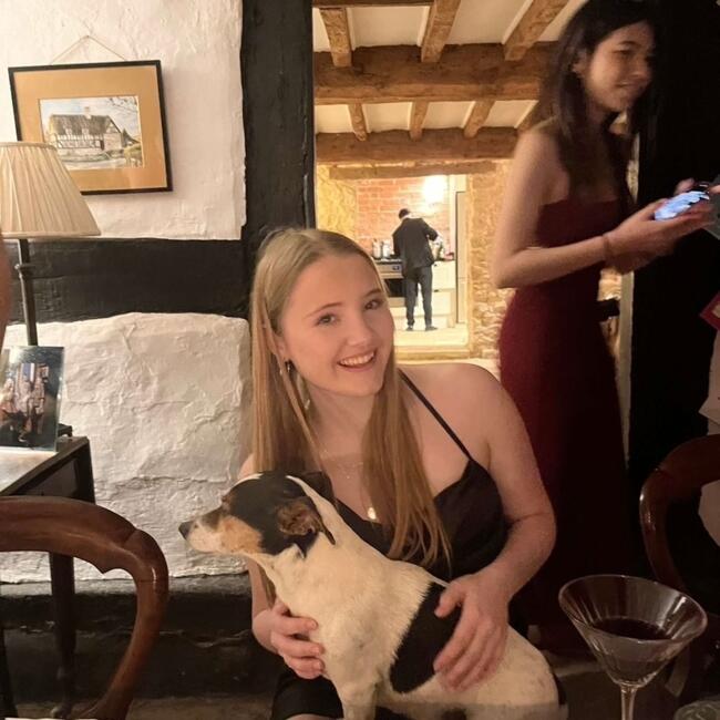 Babysitter in Cirencester: Ava