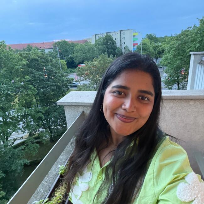 Babysitter in Berlin: Revathi