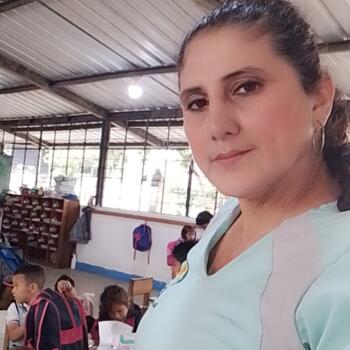 Niñera Santo Domingo de los Colorados: Evelin Paola