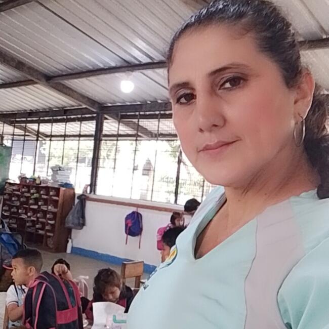 Niñera en Santo Domingo de los Colorados: Evelin Paola