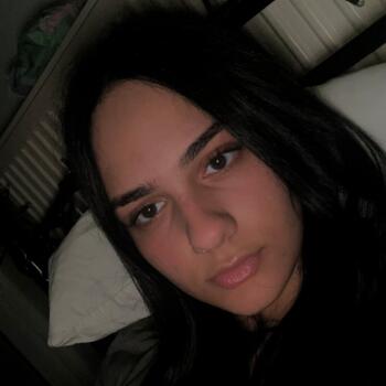 Babysitter in Dhalamanára: Αντζελινα