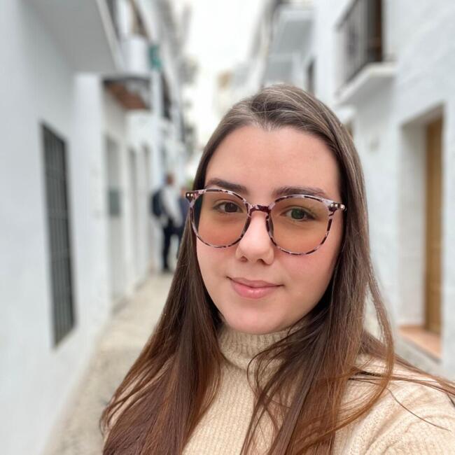 Nanny in Granada: Ivett Lizz