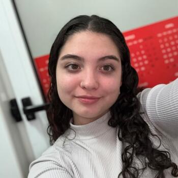 Babysitter in Funchal: Letícia