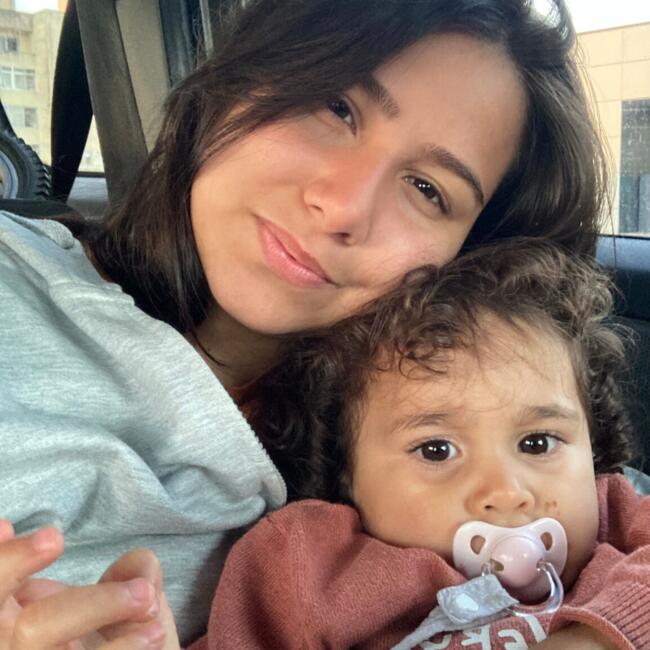 Babysitter em Castelo do Neiva: Julia